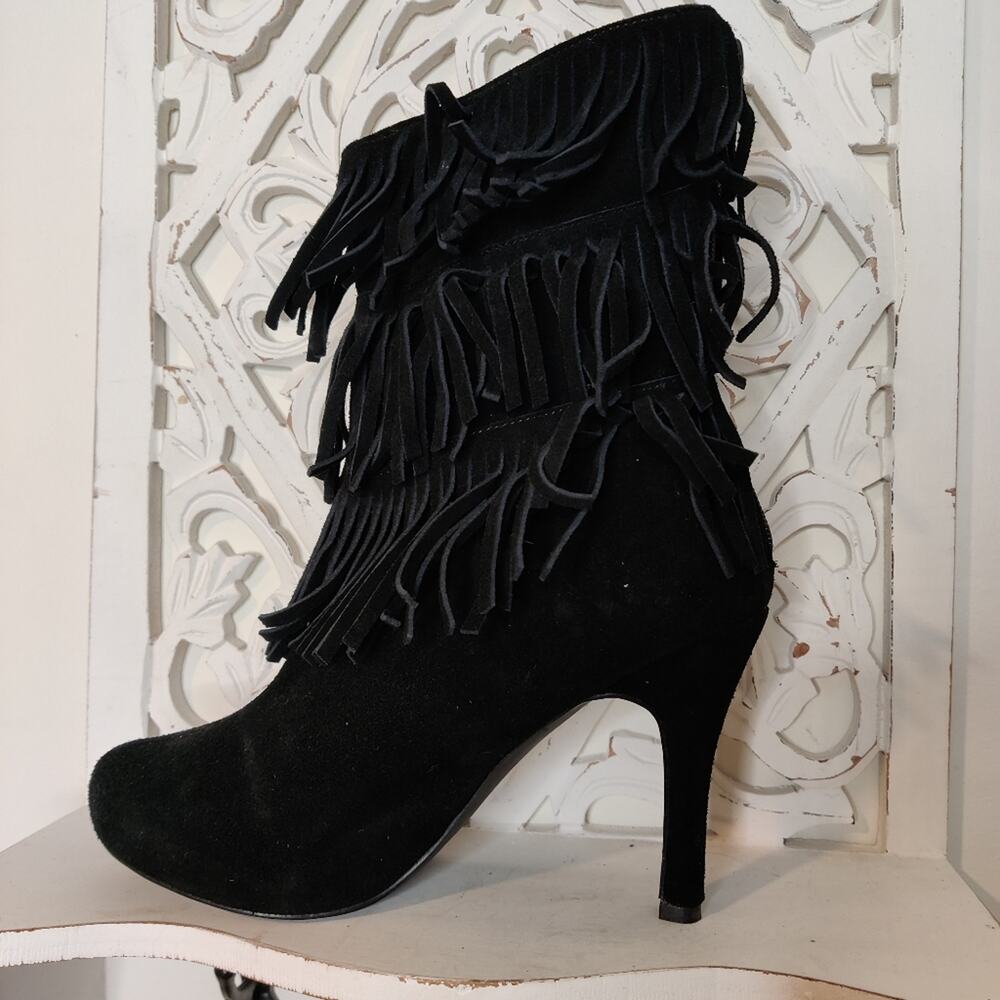 Theme Black Suede Tiered Fringe Heeled Boots Size 8W